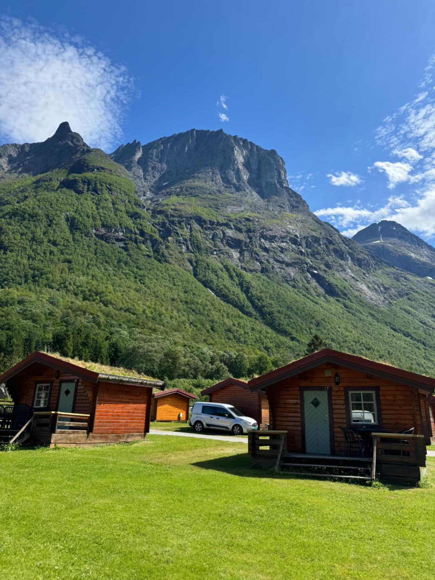 Trollstigen Camping And Gjestegard Åndalsnes Eksteriør billede