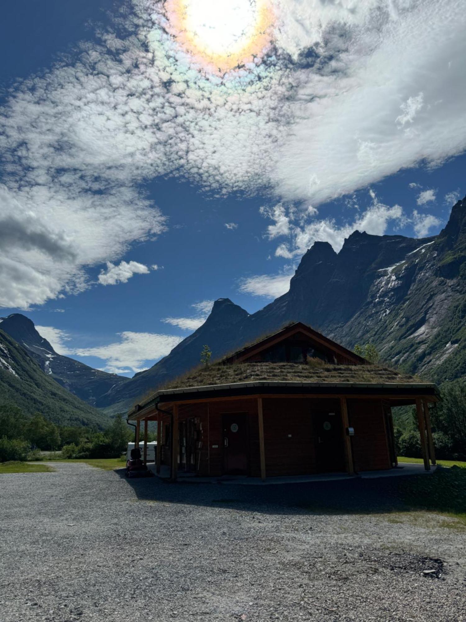 Trollstigen Camping And Gjestegard Åndalsnes Eksteriør billede
