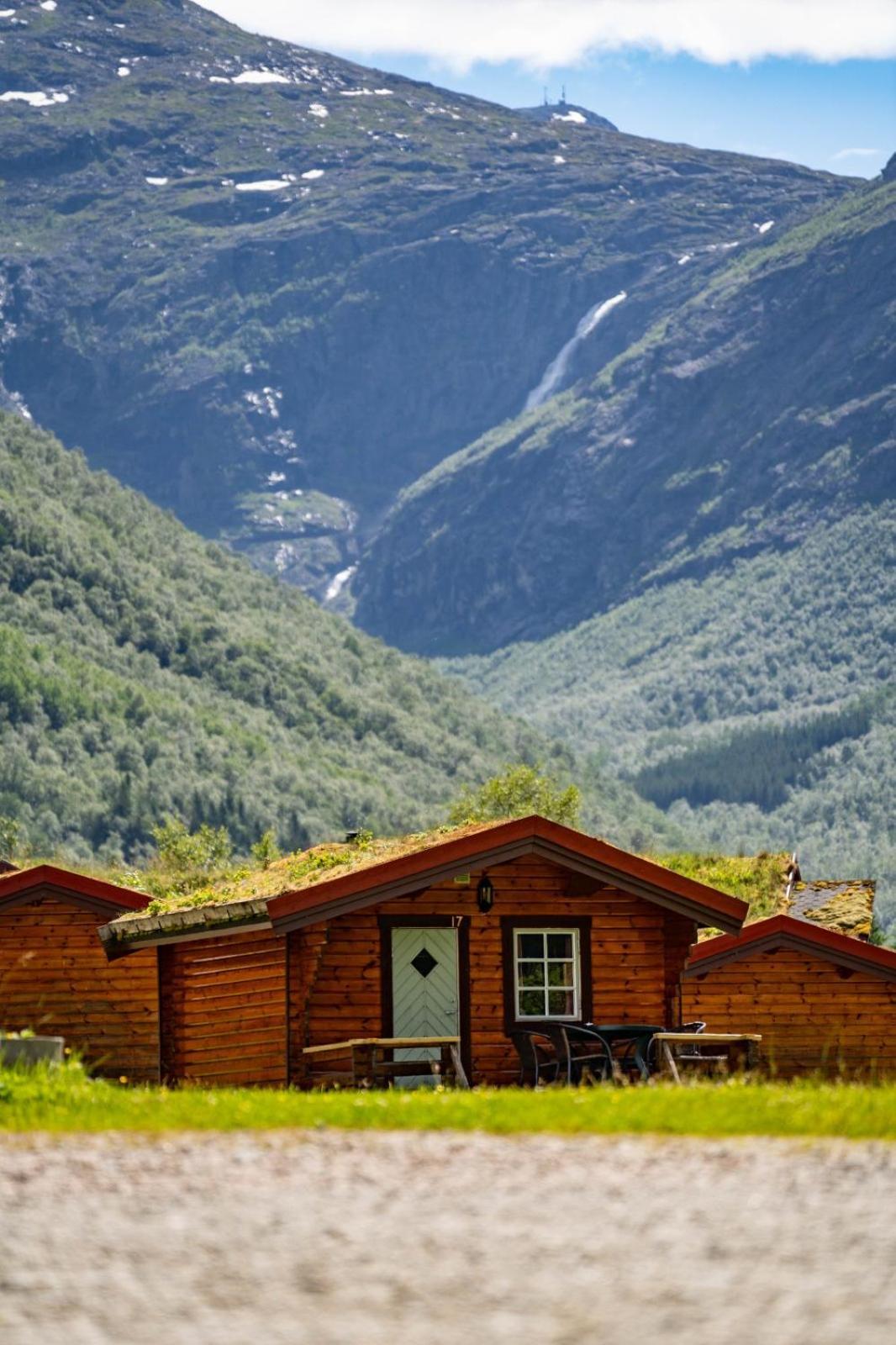 Trollstigen Camping And Gjestegard Åndalsnes Eksteriør billede